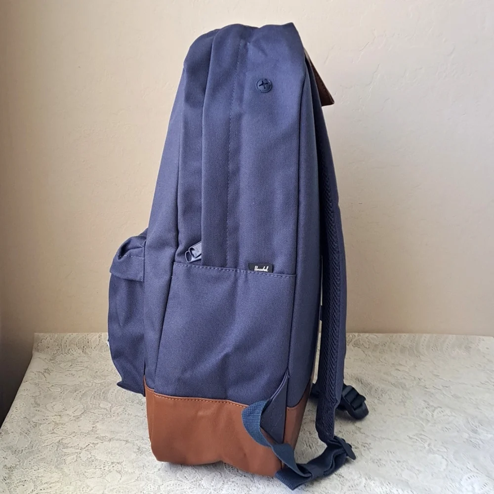 Nwot Herschel Heritage Backpack Navy/Tan Synthetic Leather Mid-Volume men women